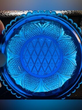 VTG Pairpoint cobalt blue pressed glass saucer w/ honeycomb & lacy design. 4x1”